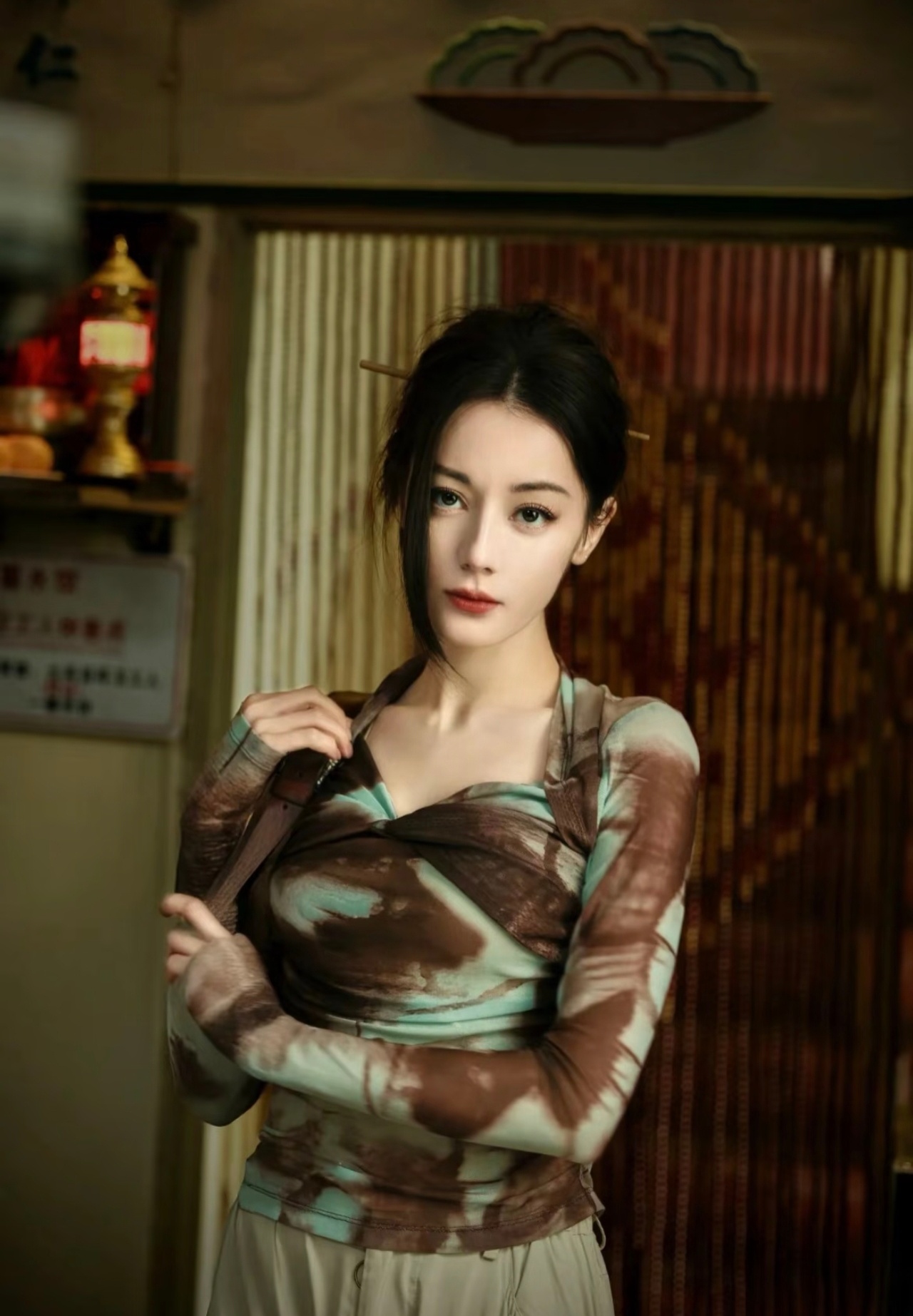 迪丽热巴T0级别的细节控迪丽热巴让我知道新疆人的美，却让我不知道谁能陪她一辈子的