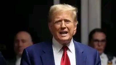 特朗普对以色列袭击伊朗石油设施虽然表示不满，但未明确提出撤出美军或放弃打击伊朗，