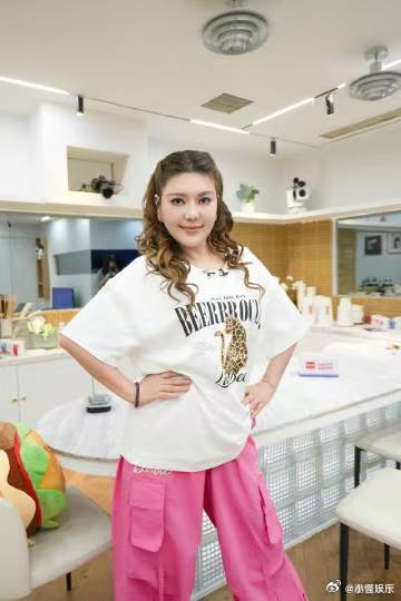 浪姐 女导演 每位登台的姐姐都值得肯定，跨越不同赛季，大家都在努力绽放，每一季都