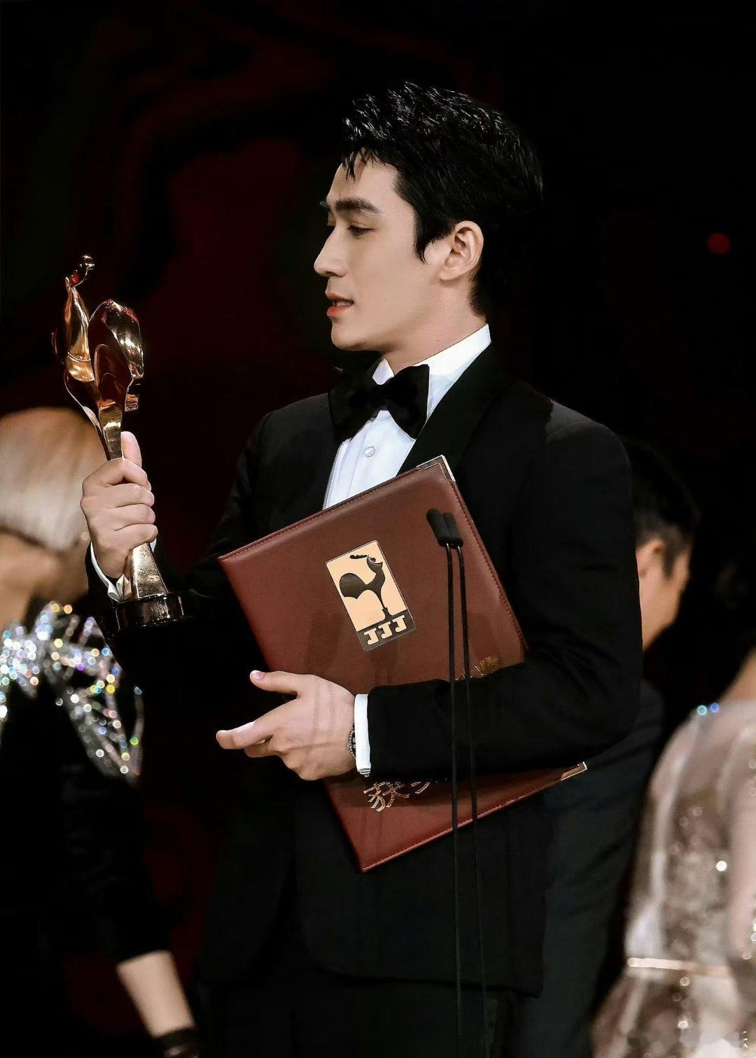 恭喜朱一龙凭借《志愿军：存死之战》中“李想”一角，提名第38届金鸡奖最佳男主角！