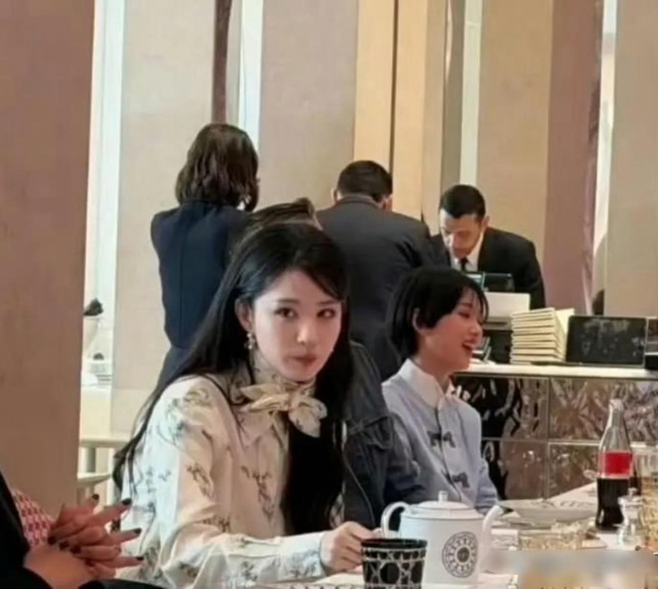 王楚然的美貌是不是很挑角度？她的鼻子真是硬伤 