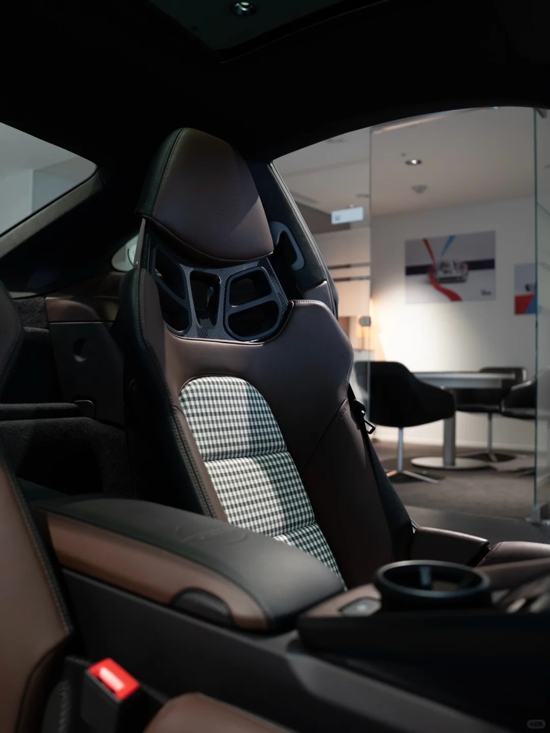 Porsche 911 (992.2) Carrera T “Formosa”，