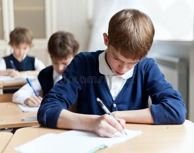 教育内卷的新诠释：浪费青春的浩大运动
读书就是刷题，从小学刷到高中毕业，12年就