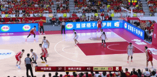 对手上半场，我们篮板受到碾压，所以中国以39：43落后新西兰
今天和新西兰上半场
