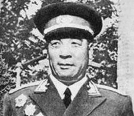 这位原本应该授予开国中将的将领，因为曾经犯错，直到第二年才被补授中将军衔！
19