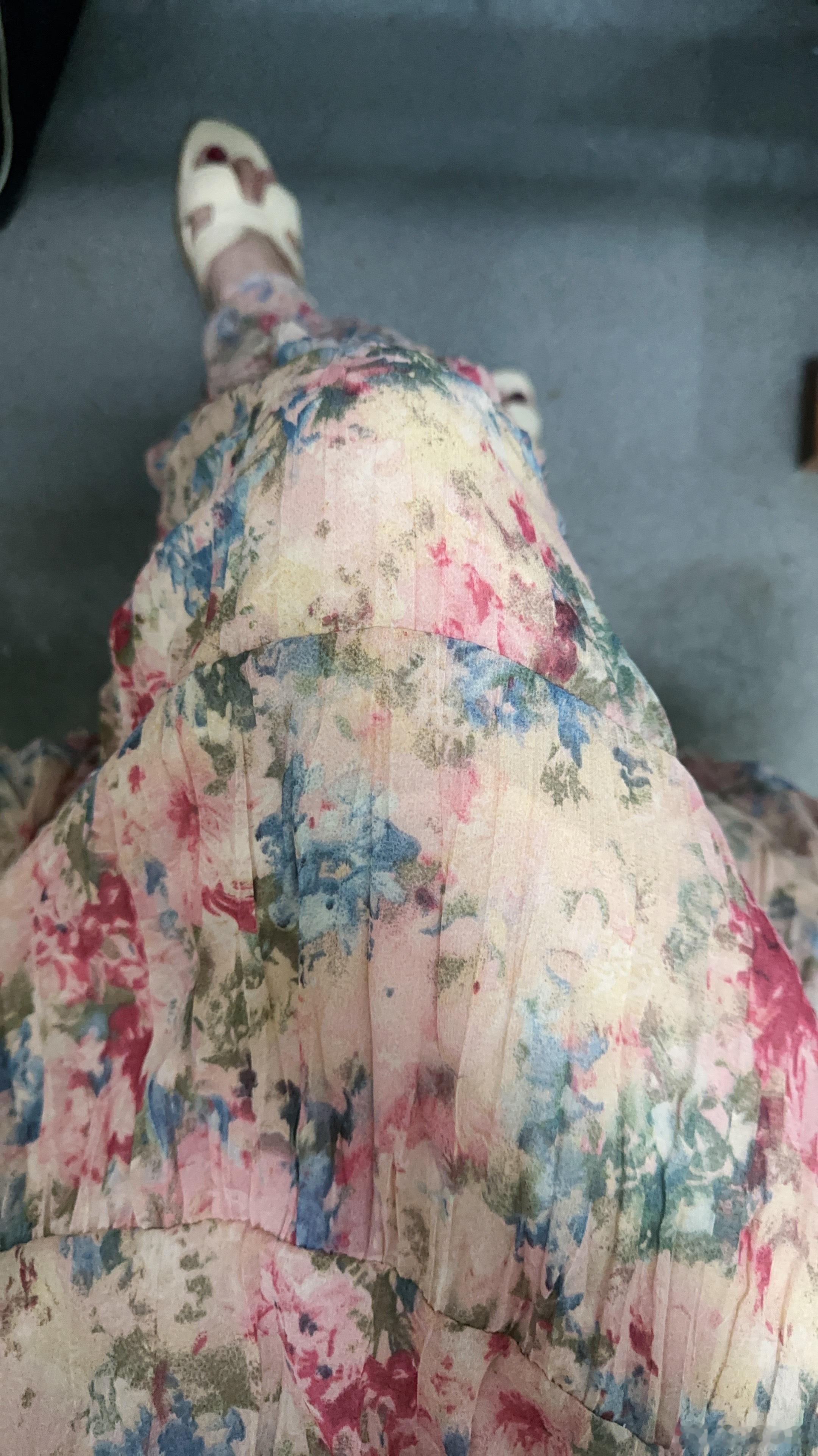 新入的花裙子👗🎨家里的直男竟然说不好看他们懂个锤子。我觉得好看就行OOTD不