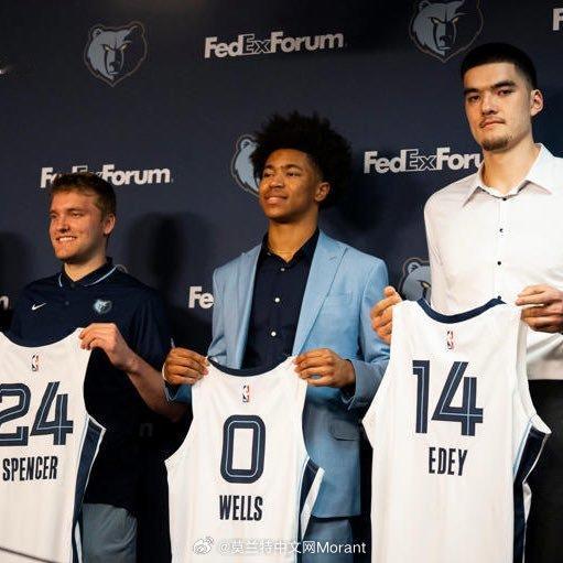 灰熊今天一年级和二年级球员合计：67分31个篮板13次助攻28/49 FG7/1