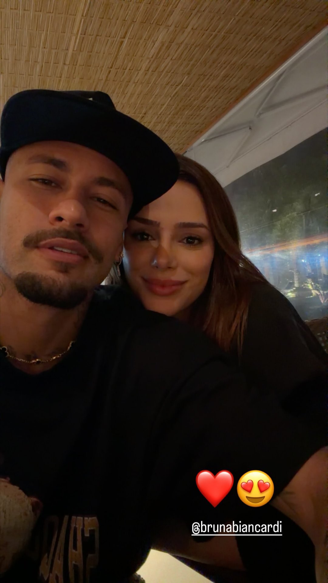 neymar[超话] 快拍更新秀恩爱[爱你]内马尔 ​​​