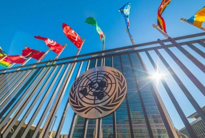 国际决议往往是全球政治风向的折射镜。近期，联合国大会通过了一项旨在将气候责任上升