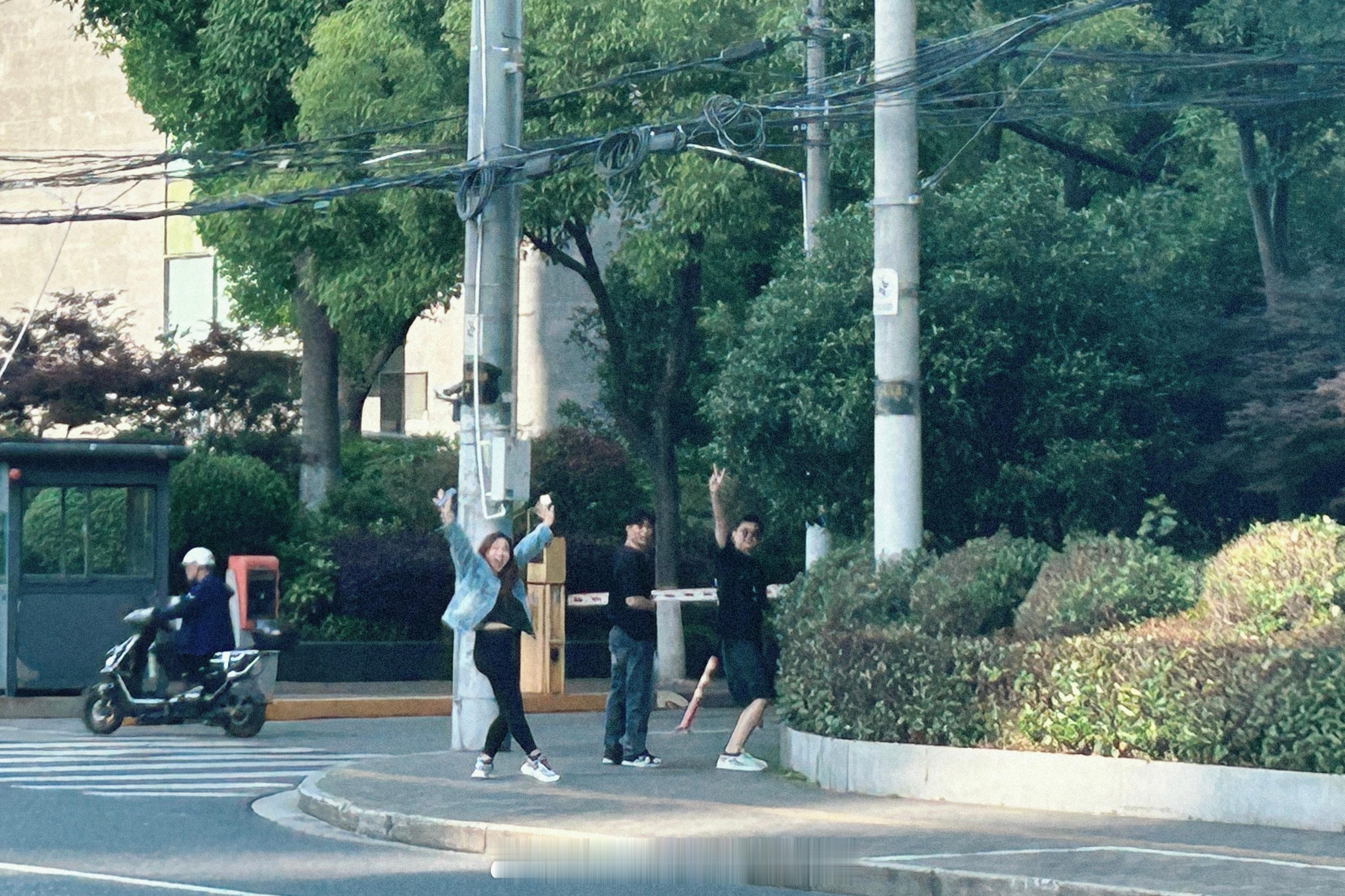 虽然是好聚没好散的一家公司但是交到了那种认识不久但好像做了很多年朋友的朋友 天下