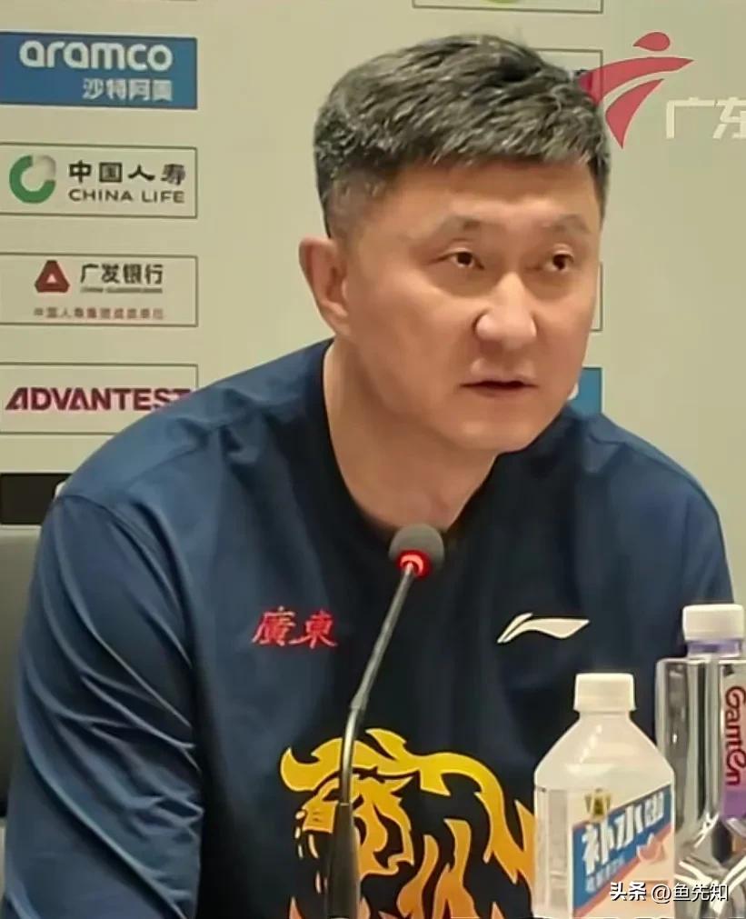 杜锋赛后采访太霸气了，这完全就是不给这些媒体面子啊。赛后有记者问杜锋:后面的比赛