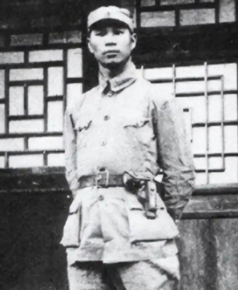 1937年，杨成武发起民间捐钱抗日，怎料，一向抠门的“铁公鸡”地主王朴，竟在人群