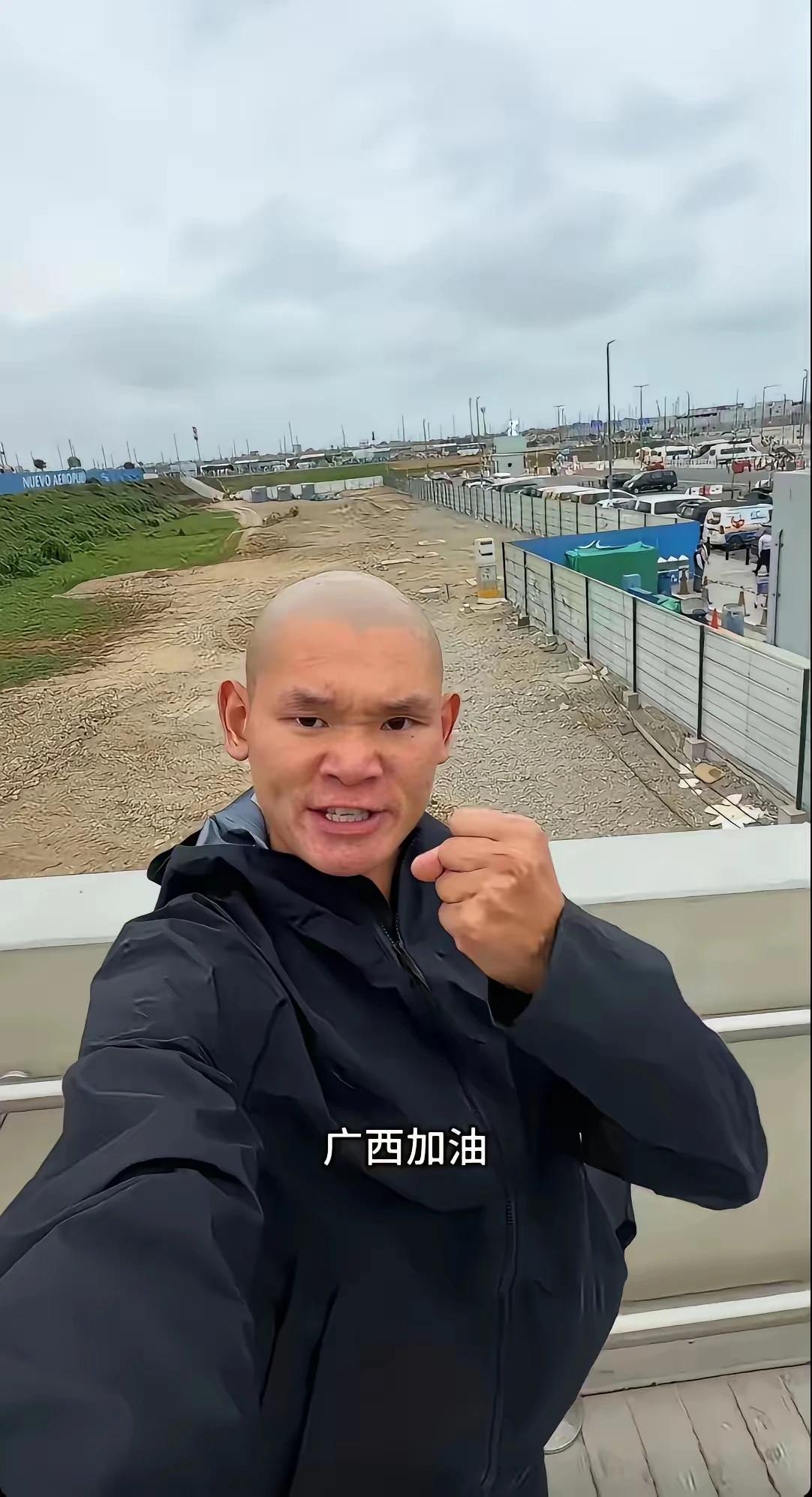 广西洪灾，胡捐款100万，胡是个有温度有良心的旅行博主[赞]