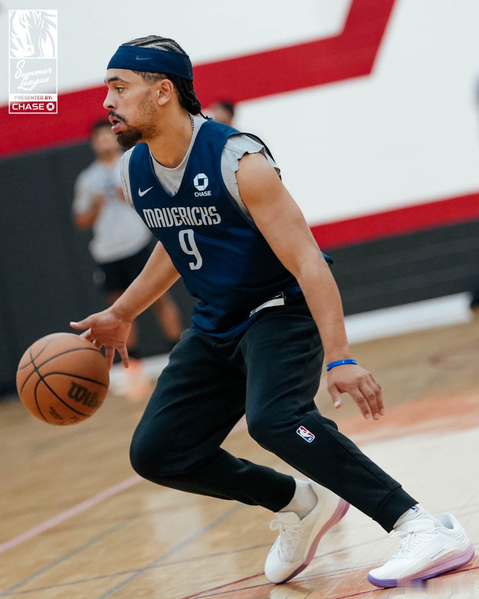 MFFL 我牛球员们继续训练。MFFL文班亚马降薪续约NBA夏季联赛