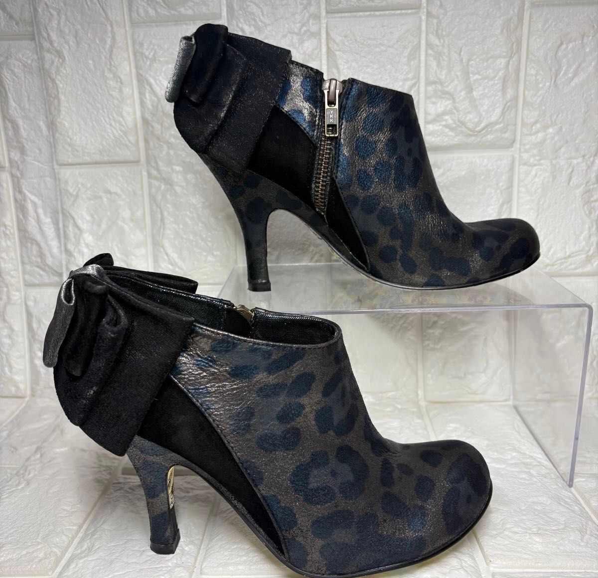 🖤irregular choice 蓝黑色蝴蝶结豹纹中古鞋
复古短靴
英国小众