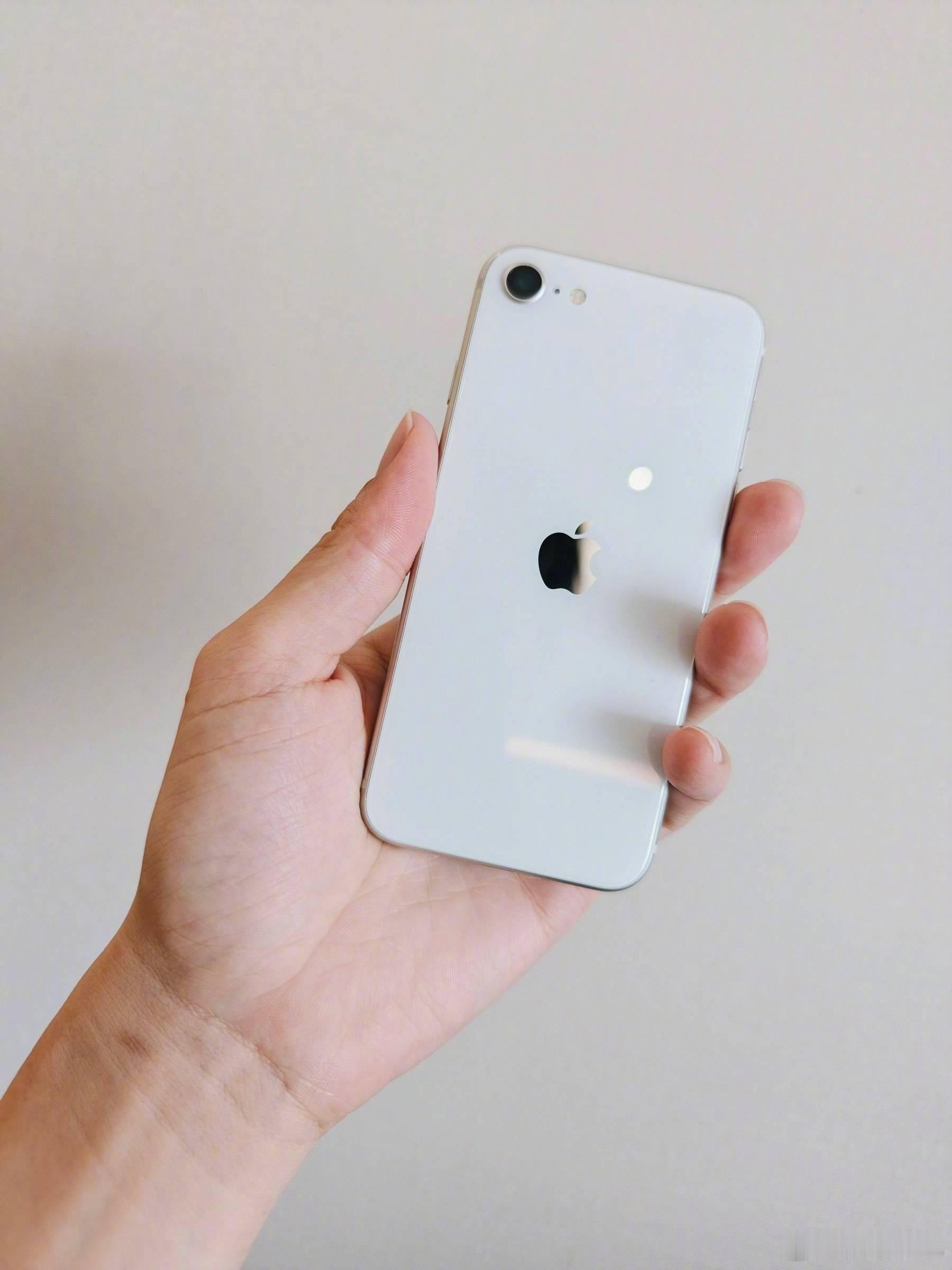 怀旧小抽屉 这台旧 iPhone 好看吗？来自：jinzh ​​​