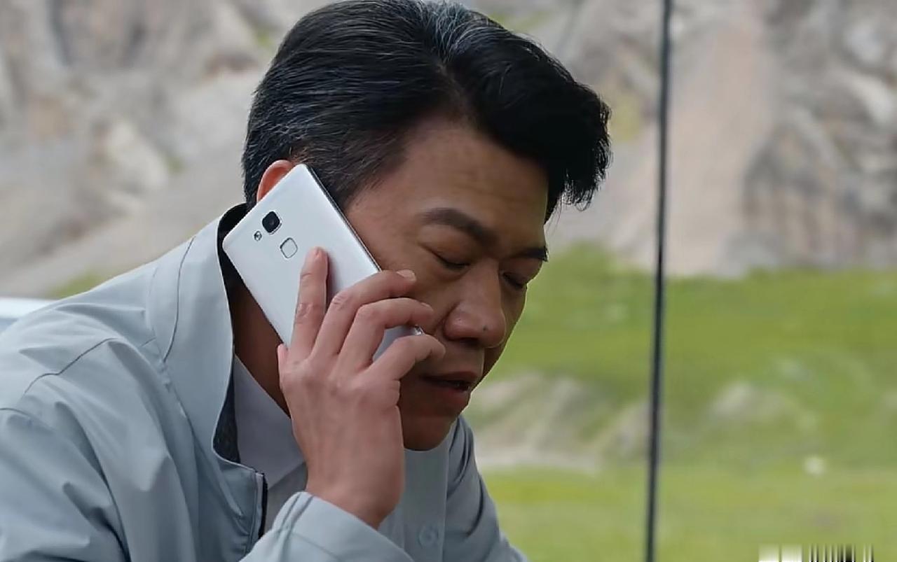 别再傻了，你以为的“老板”只是个傀儡！
鑫海公司董事长，亲自奔走草场平事，他真有