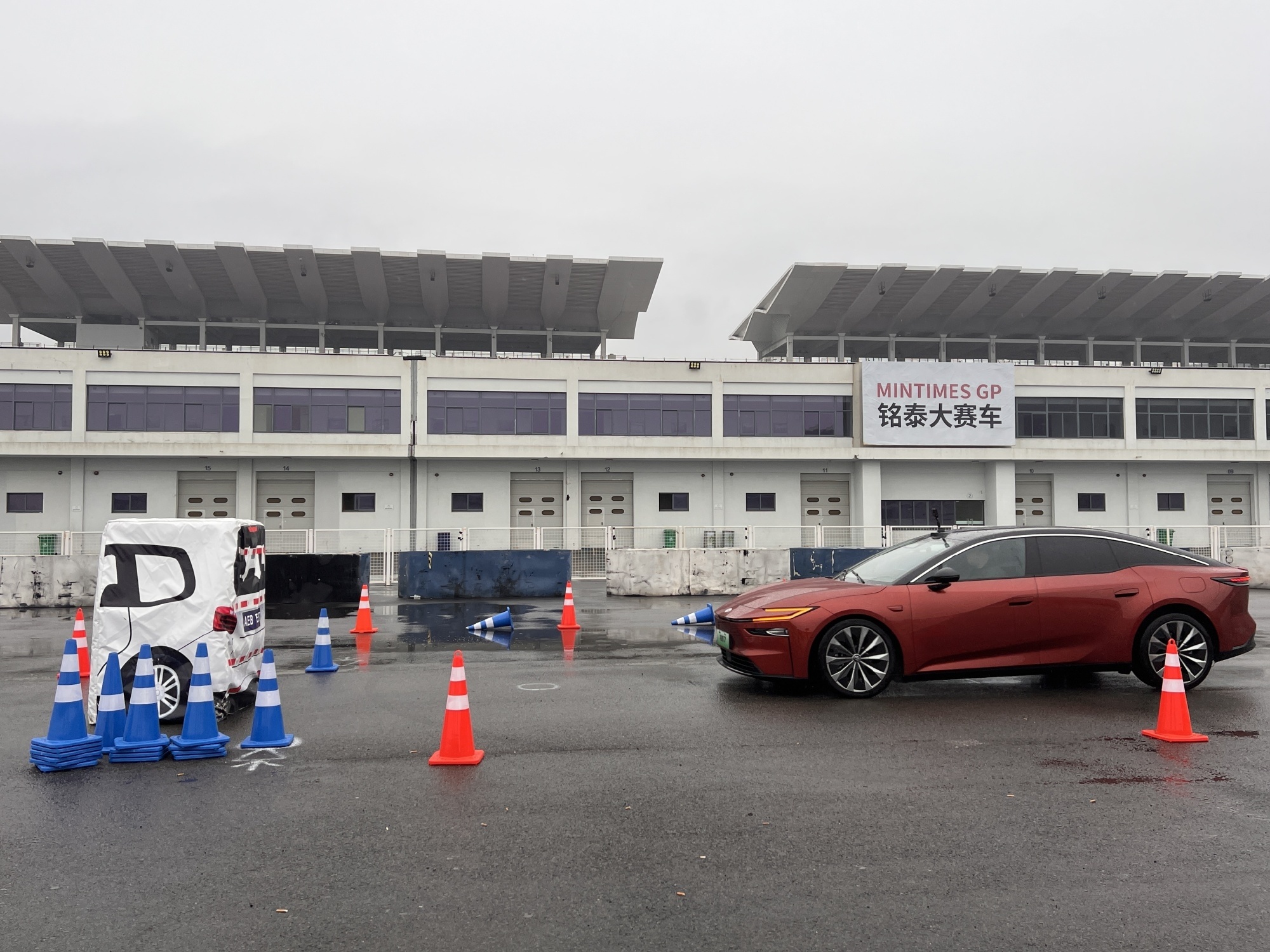 【媒体首测丰田铂智7动态表现】近期铂智7首轮媒体动态首测正式开启，车辆真实驾乘表