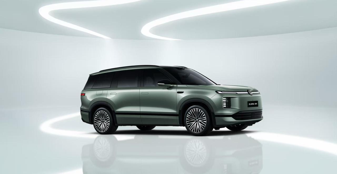 二月收官，上汽大众ID.ERA 9X放出仙踪绿新车色，内饰布局也揭秘了，绿色感觉