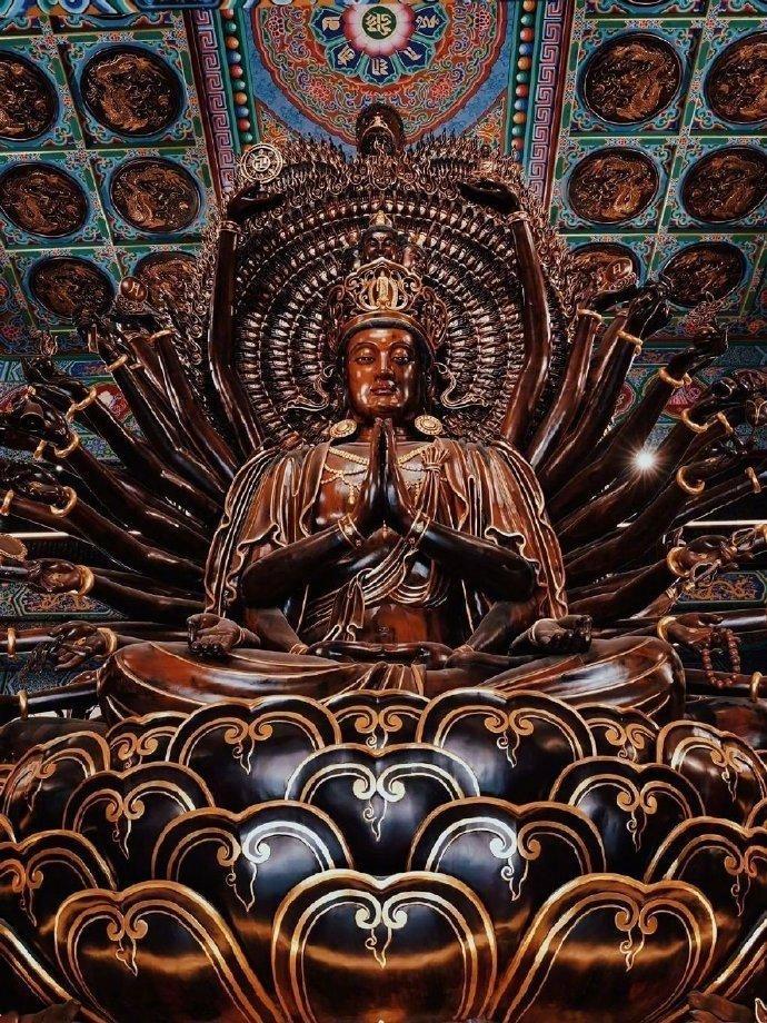 礼赞， 一切顺利，​​​你的运气会越来越好，财气喜重重，求谋百事吉，财运也兴隆。