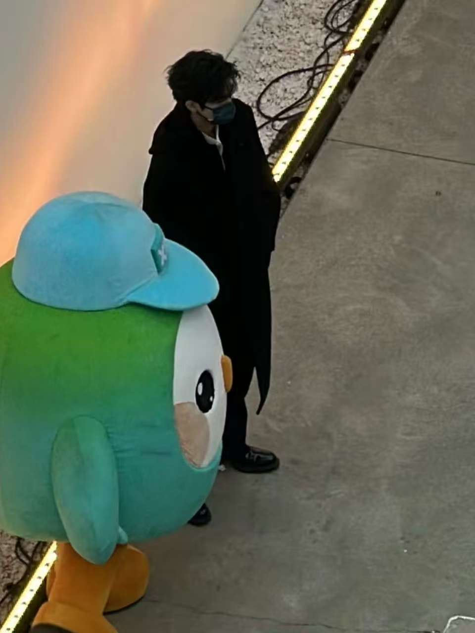 宋威龙骄阳似我庆功宴入场宋威龙骄阳似我庆功宴入场路透  入场来啦！！ 