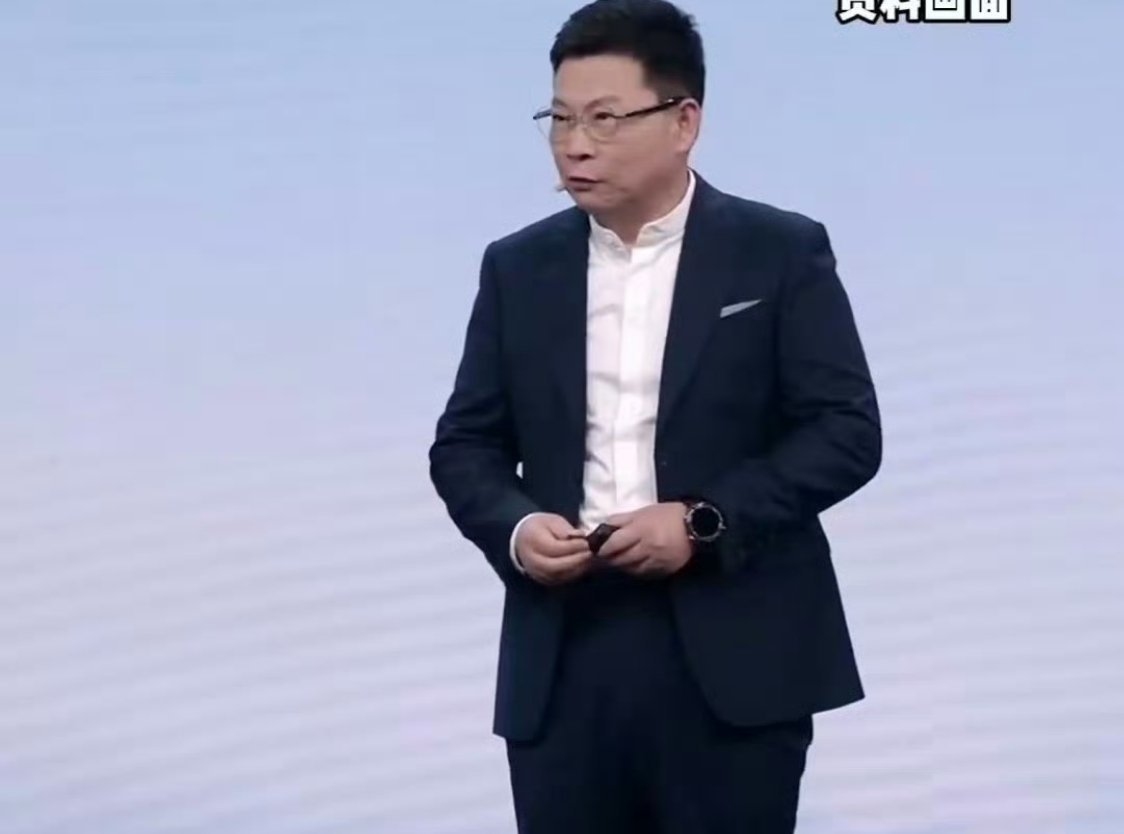 底气这东西，装不出来。看着这波操作，就知道背后是真有料。不玩虚的，全靠实力硬刚，