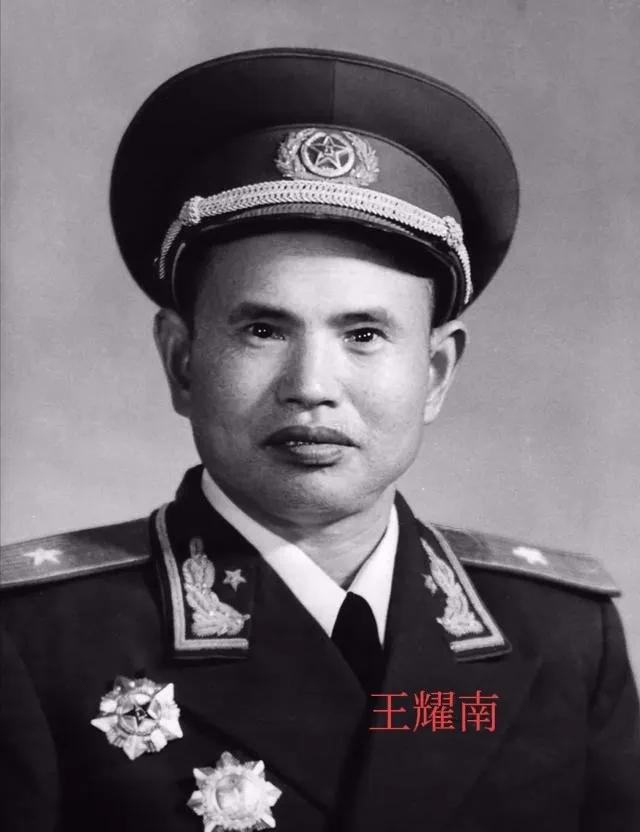 王耀南在勘察黄崖洞路上，随手击毙一头野狼，身边参谋毫不知情，数月后日军方才明白其