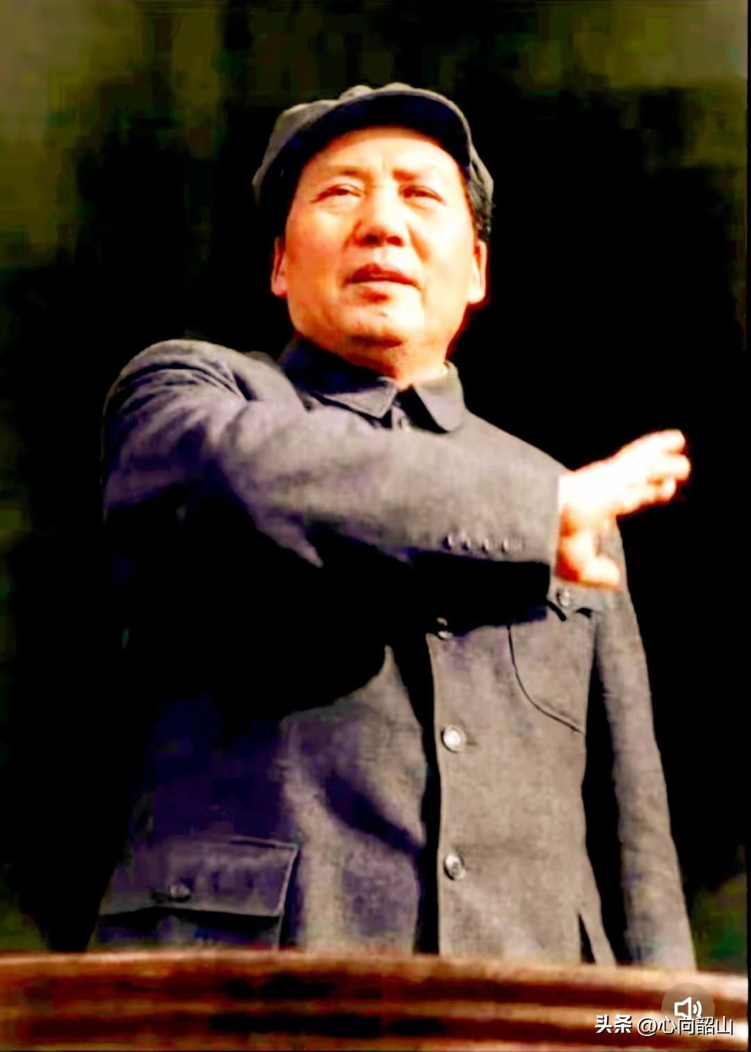 毛主席开创了马克思主义中国化的历史进程，充分的发动组织群众，坚定的相信依靠群众！