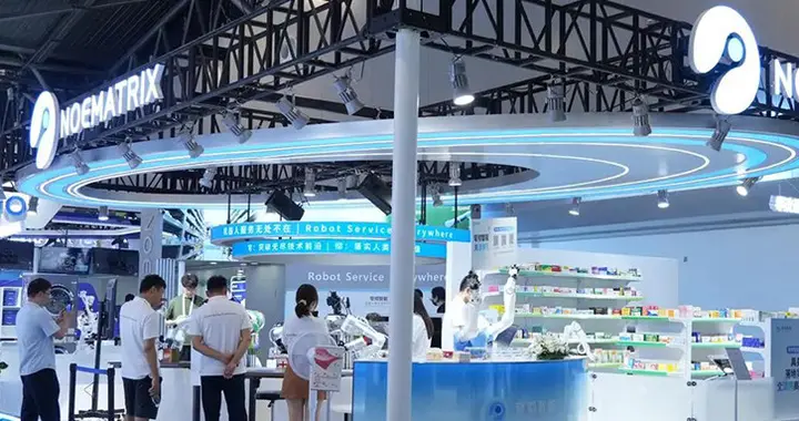 穹彻智能WAIC展示具身智能“大脑”：零遥操实时选投球队，智能药房方案已落地