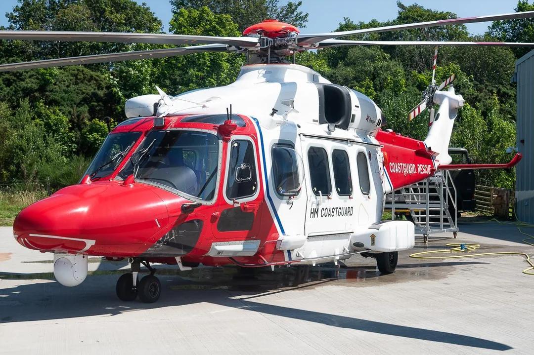 HMCG AW189直升机在奥本机场完成清洗后的状态

经过快速清洗后，一架隶属