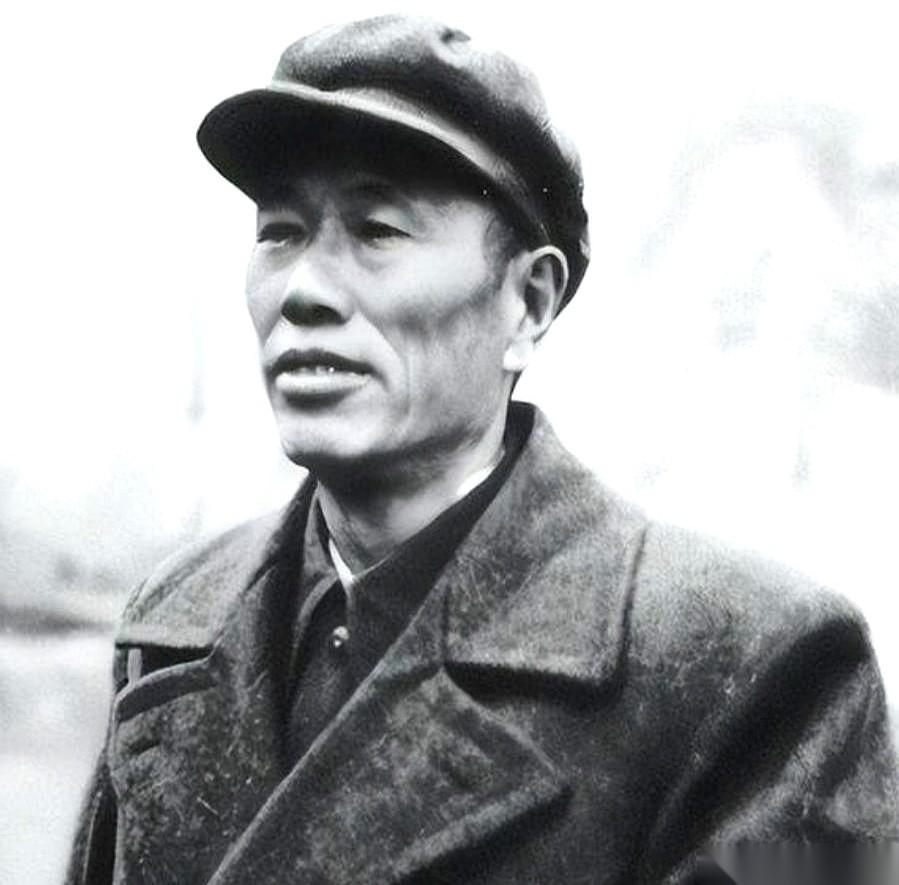 彭总的脾气，那是战场上点着的炮仗，逮着谁炸谁。洪学智、韩先楚，哪个不是响当当的猛