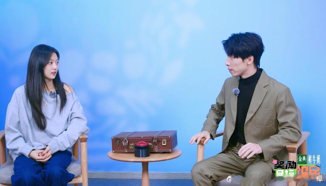 #许天奇去过孙千家# 孙千的《奖励目标坞民》采访环节笑料不断，许天奇的提问让孙千