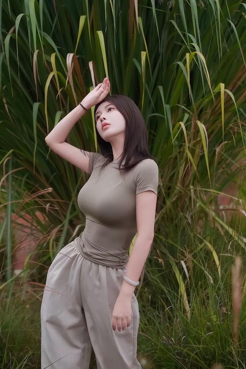 人生就像一场旅途，我们总在寻找最美的风景，却常常忽略了最美的自己。
自然，是最好