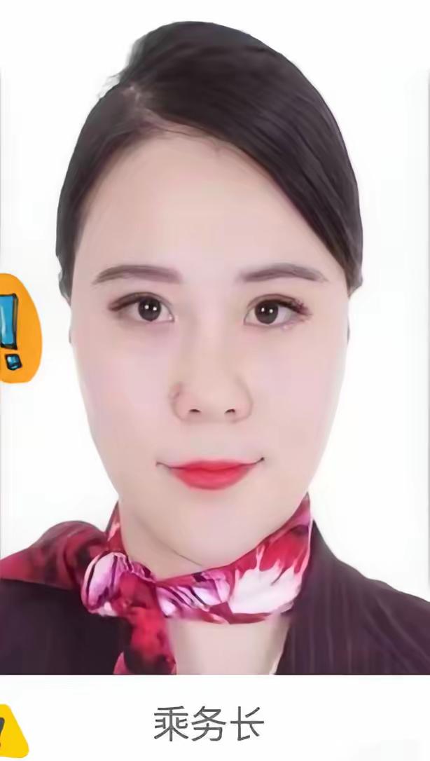 现在最后悔就是那个乘务长了吧！
有知情人爆料说她跟大律师是初恋，两人在一起十年了
