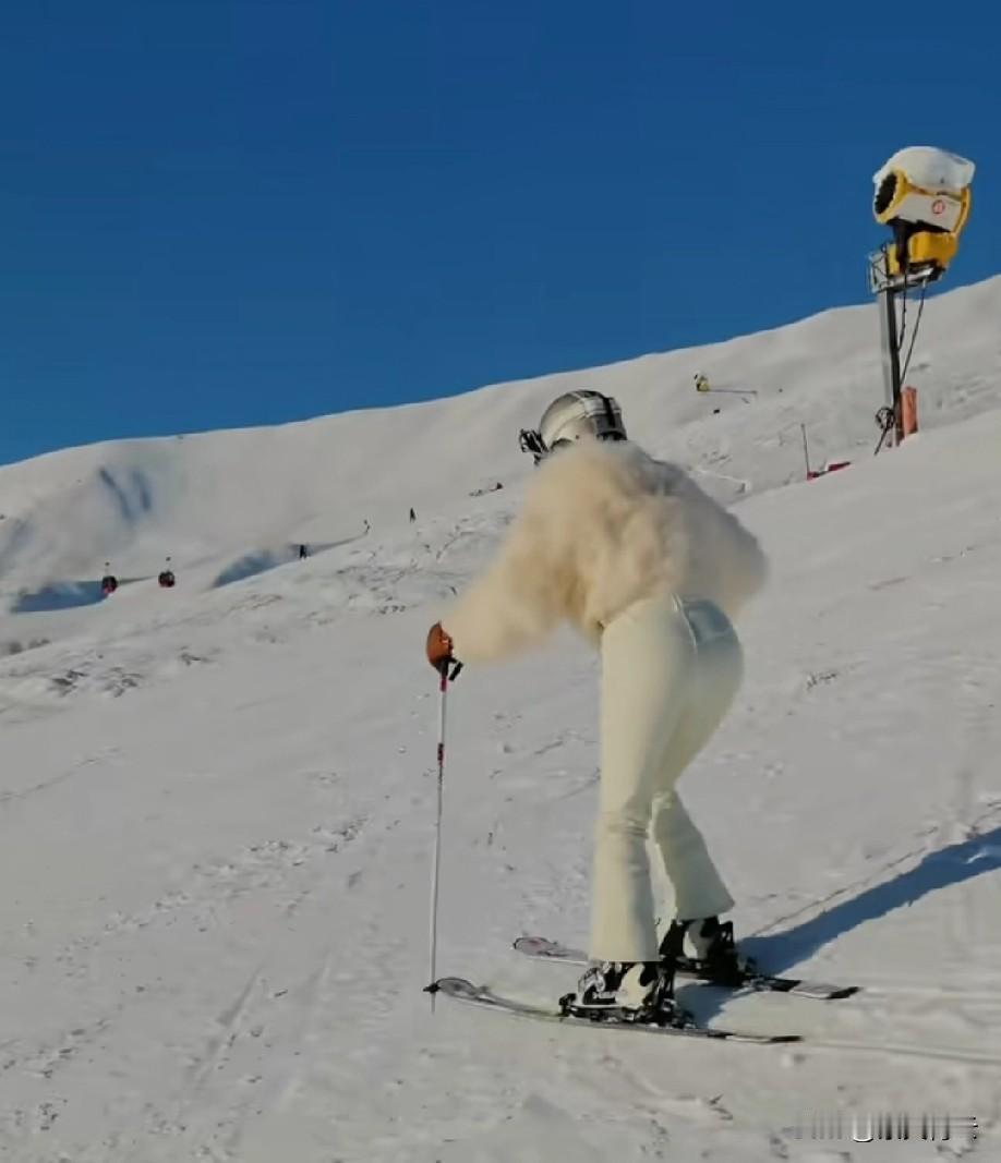 那些急于彰显自己无坚不摧的人，内心往往摇晃得最厉害。

真正的强大，通常是一种无