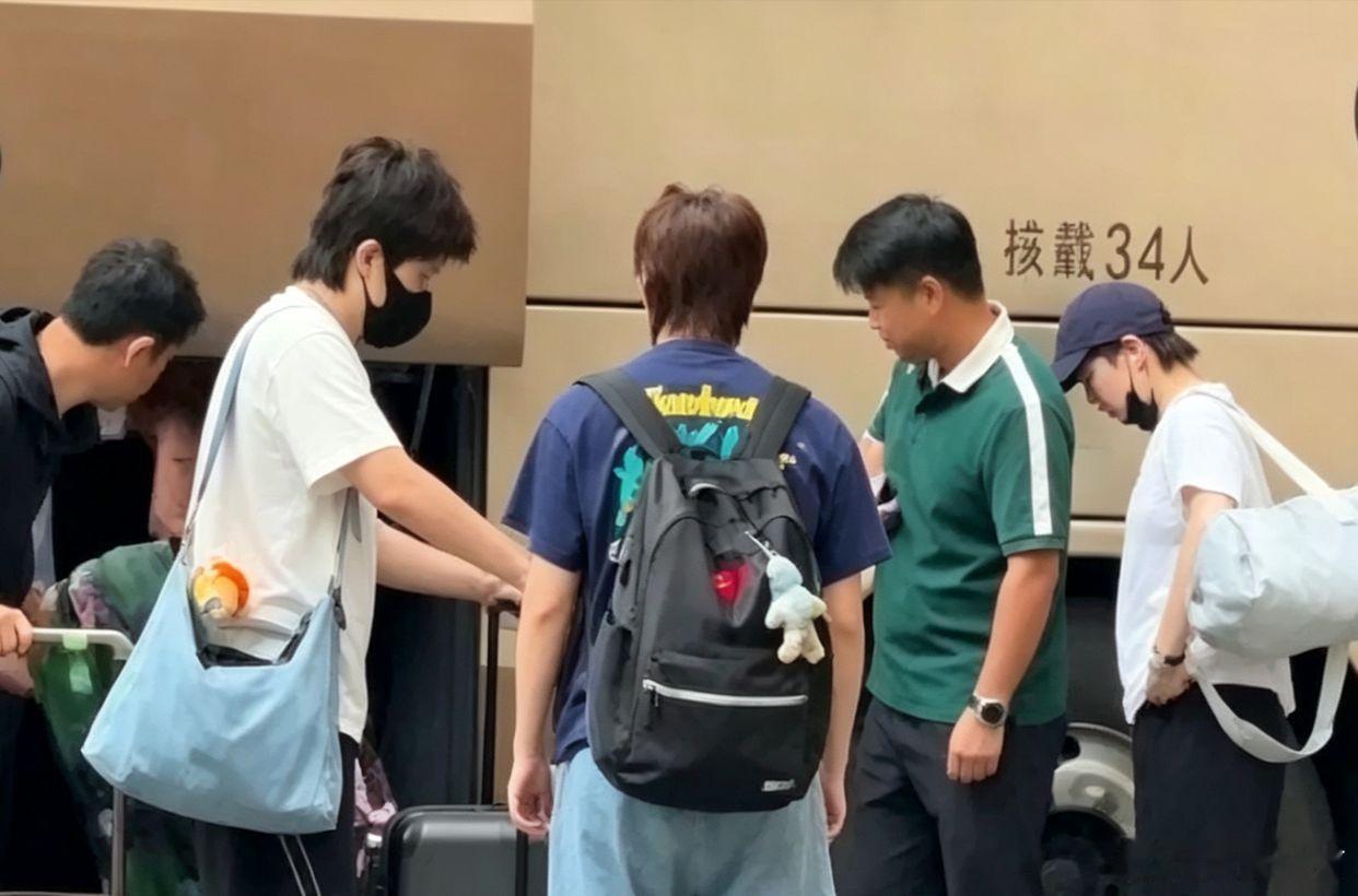 国乒崇明封训结束回京（9月11日）进行了为期差不多一个月的上海崇明封闭集训的国乒