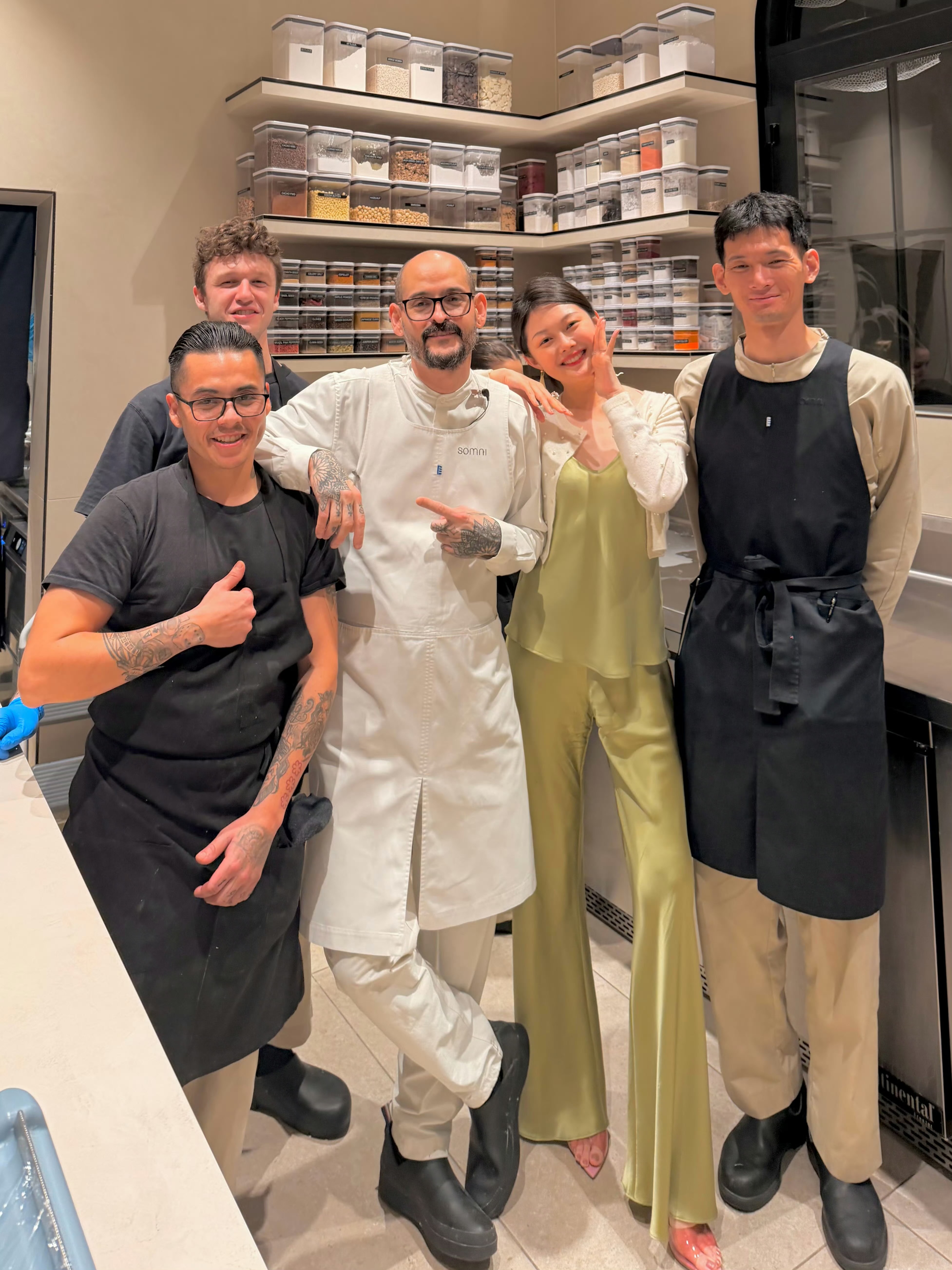 晚晚的腿 近日，晒出最新随拍Live图，这个腿也太长了吧！！！晚晚的腿好长