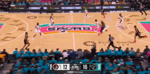 太吓人了，季后赛马刺111-98大胜开拓者，这场比赛文班亚马有一个很吓人的球，这