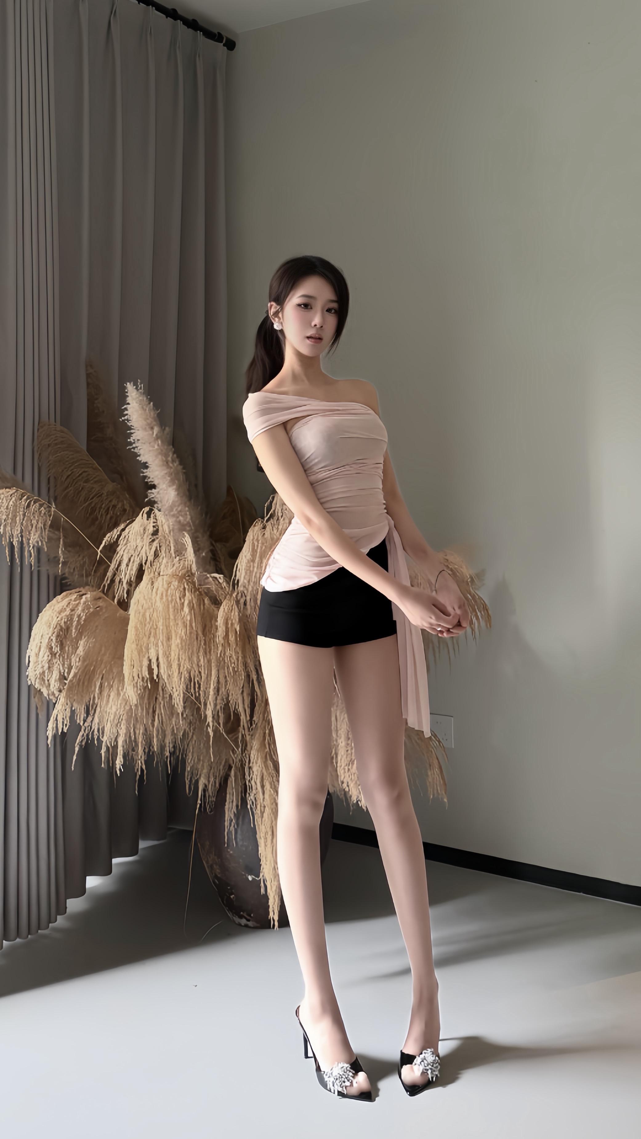 我就是在吸引妳的目光妳舍得移开嗎。