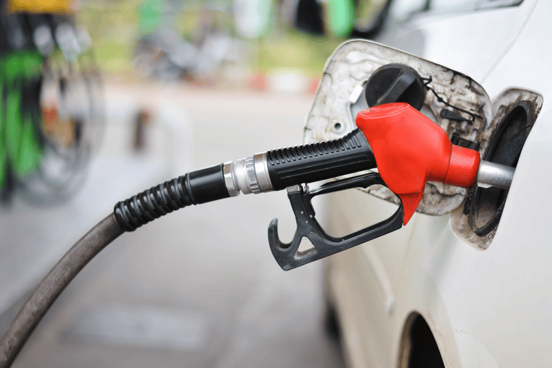 国内油价将于11月24日24时起调整 加满一箱油将少花2.5元