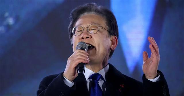 烤乌鱼汤配拌饭，李在明特意设宴招待文在寅，此时关头，李在明有句话想找文在寅说？