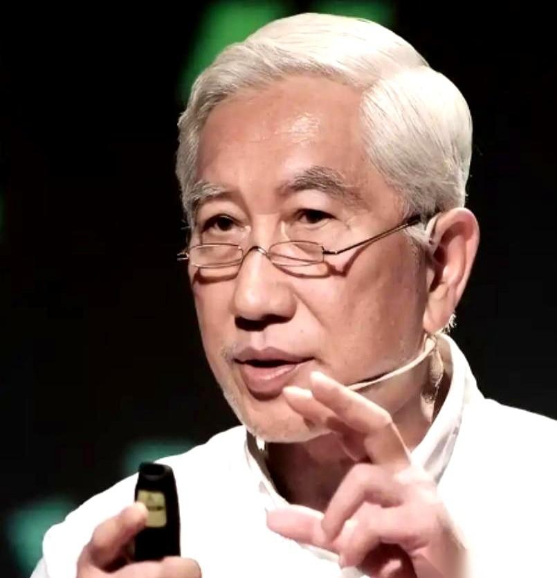 清华一个教授的话，听得我后背发凉。

他说，满大街的无人车，餐厅里晃悠的送餐机器