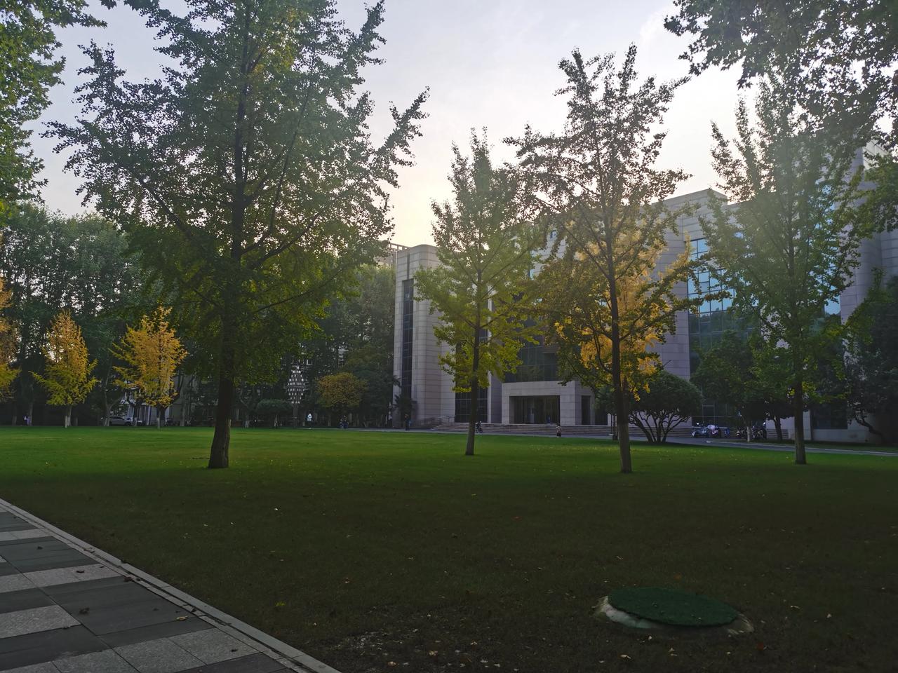 来西工大附中上班已经快两个月了，这段时间我印象最深的就是，这个学校教学比天大，成