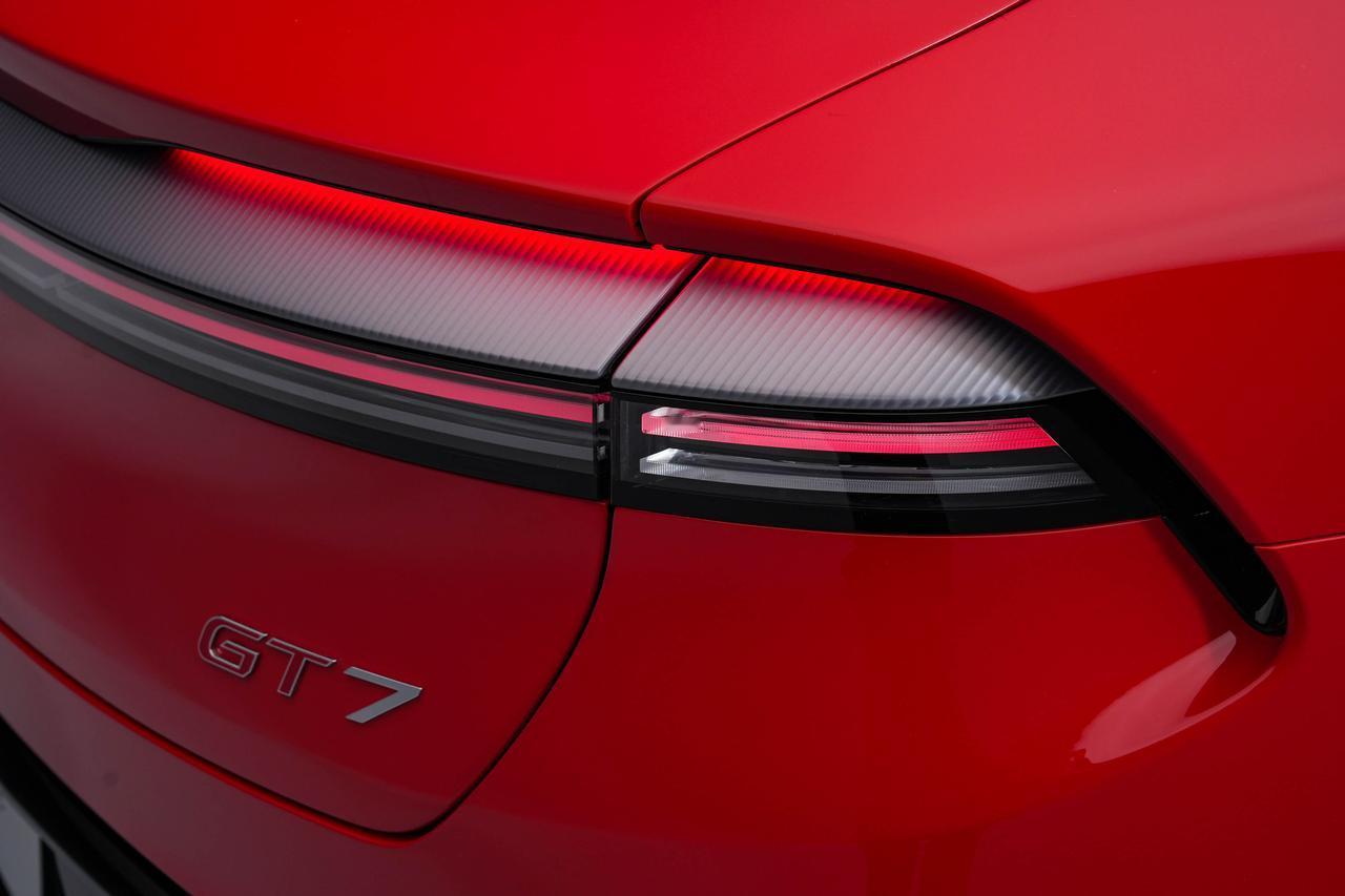 第三次造车时代，启境想明白了一件事
汽车行业有个说法，第一次造车是代步工具，第二