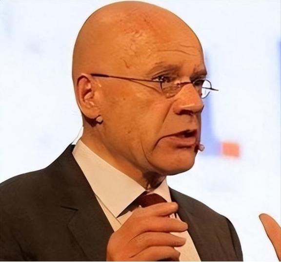 英国学者坦言：美国之所以一直针对中国，是因为中国犯了一个大错。

在过去的几年里