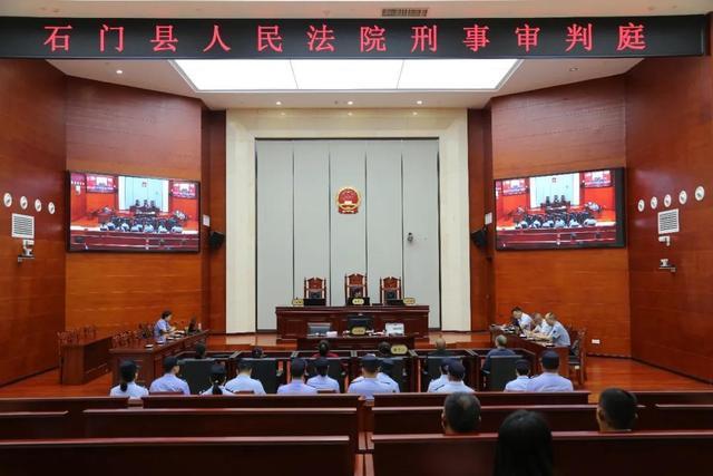 震惊！小鸡蛋有大油水，内外勾结贪巨款
2021年1月至2024年9月，被告人姚某