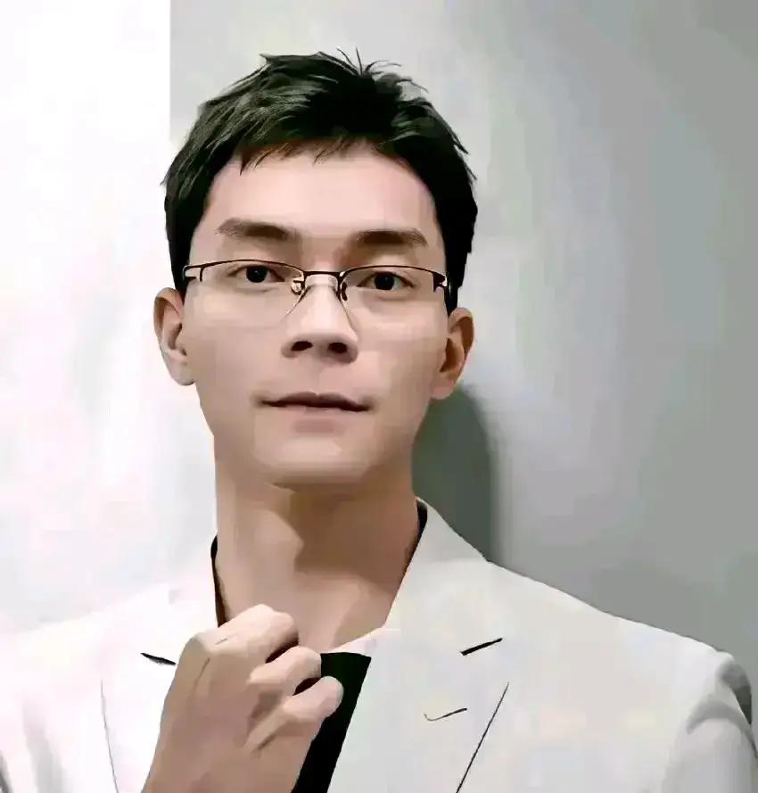 唐尚珺返校前做了5件事，将家里安排的妥妥贴贴，也为以后的美好生活打下基础。
1：