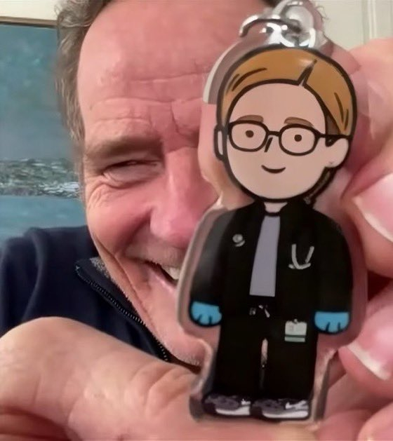 老白有一个她女儿在《匹兹堡医护前线》里面的主题钥匙扣 