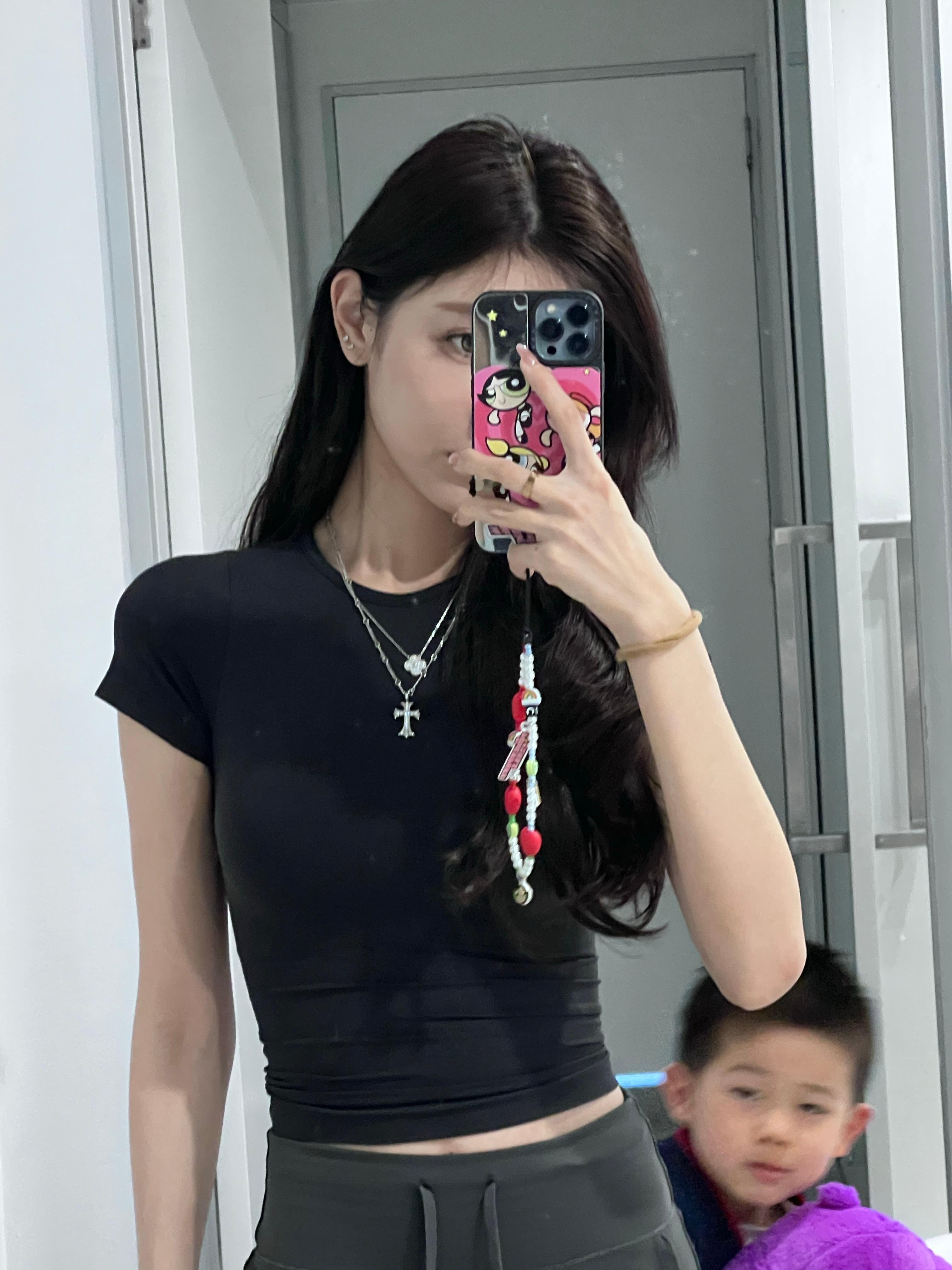 今天也穿skims 吗呀 真的好舒服又很显身材 s门永存 ​​​