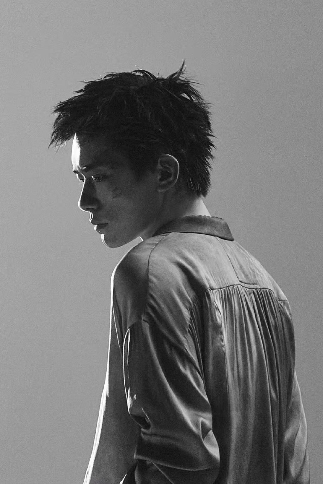 易烊千玺记录舞者潜行易烊千玺舞者潜行 易烊千玺舞者潜行，特别有表现力 